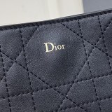 Dior Classic Checkered Leather Crossbody Bag Shoulder Bag Size: 21 x 18 x 6.5CM