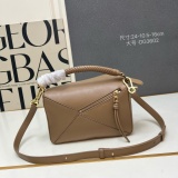 Loewe Puzzle Fashion Woven Handbag Crossbody Bag Size: 24 x 10.5 x 16 CM