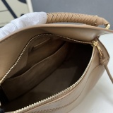 Loewe Puzzle Fashion Woven Handbag Crossbody Bag Size: 24 x 10.5 x 16 CM
