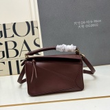 Loewe Puzzle Fashion Woven Handbag Crossbody Bag Size: 24 x 10.5 x 16 CM
