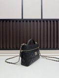Chanel New Classic Versatile Diamond Grid Leather Box Bag Crossbody Bag Size: 17 x 19.5 x 5CM