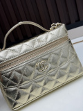 Chanel New Classic Versatile Diamond Grid Leather Box Bag Crossbody Bag Size: 17 x 19.5 x 5CM