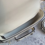 Gucci Fashion Mini Asymmetric Flip Chain Underarm Bag Handbag Size: 19.5 x 12.5 x 6 CM