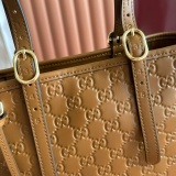 Gucci Classic Embossed GG Shoulder Bag Bucket Bag Size: 25 x 20 x 10 CM