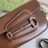 Gucci Fashion Mini Asymmetric Flip Chain Underarm Bag Handbag Size: 19.5 x 12.5 x 6 CM