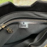 Gucci Classic Versatile Bucket Bag Crossbody Bag Shoulder Bag Size: 25.5 x 28 x 16.5 CM