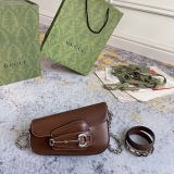 Gucci Fashion Mini Asymmetric Flip Chain Underarm Bag Handbag Size: 19.5 x 12.5 x 6 CM
