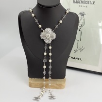 Chanel Fashion Versatile Full Diamond Clover Tassel Pearl Chain Sweater Chain Chanel Fashion Versatile Full Diamond Clover Tassel Pearl Chain Sweater Chain