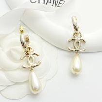 Chanel Fashion Versatile Double C Water Drop Pearl Earrings