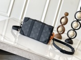 Louis Vuitton Classic Logo Printed Versatile Box Bag Crossbody Bag Size: 22.5 × 14 × 5 CM