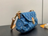 Louis Vuitton Retro Versatile Logo Printed Cowboy Handbag Underarm Bag Size: 26 x 15 x 9 CM