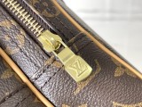 Louis Vuitton Retro Logo Postman Bag Camera Bag Crossbody Bag Size: 27 x 19 CM