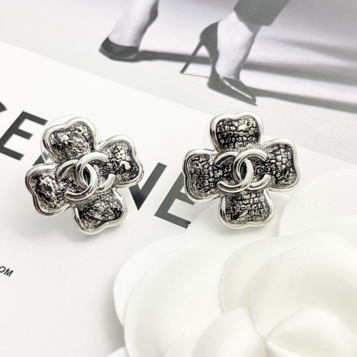 Chanel Fashion Versatile Lace Clover Earrings