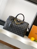 Louis Vuitton Classic Logo Printed Handbag Crossbody Bag Size: 21 x 17 x 30 CM