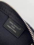 Louis Vuitton Mini Classic Logo Printed Handbag Crossbody Bag Size: 10 x 7.5 x 16 CM