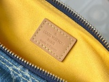 Louis Vuitton Retro Versatile Logo Printed Cowboy Handbag Underarm Bag Size: 30 x 10 x 19 CM