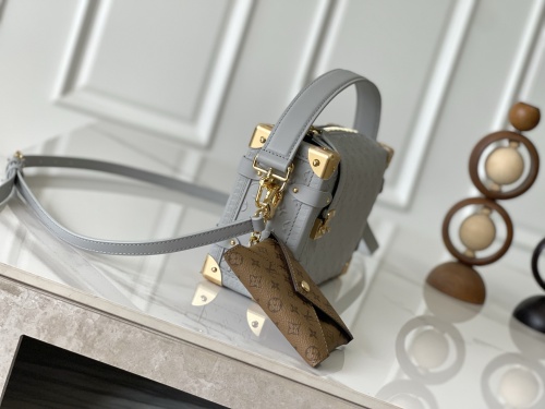 Louis Vuitton Classic Versatile Leather Box Bag Crossbody Bag Size: 23.5 x 16.0 x 8.5 CM