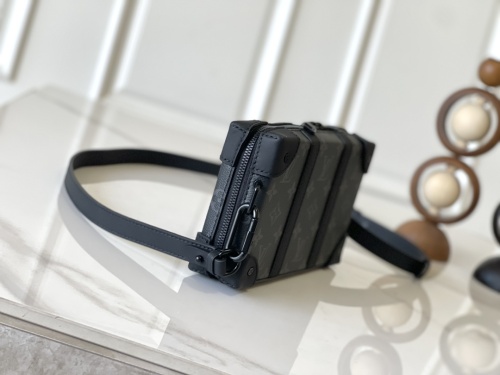 Louis Vuitton Classic Logo Printed Versatile Box Bag Crossbody Bag Size: 22.5 × 14 × 5 CM