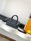 Louis Vuitton Mini Classic Logo Printed Handbag Crossbody Bag Size: 10 x 7.5 x 16 CM