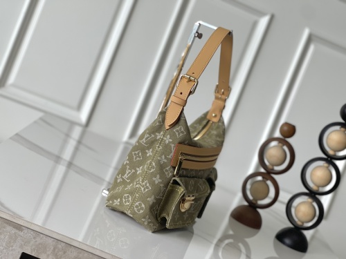 Louis Vuitton Retro Versatile Logo Printed Cowboy Underarm Bag Handbag Size: 30 x 10 x 19CM