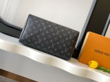 Louis Vuitton Classic Logo Printed Handbag Crossbody Bag Size: 21 x 17 x 30 CM