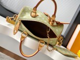 Louis Vuitton Fashion Logo Printed Handbag Crossbody Bag Size: 25 x 15 x 15 CM