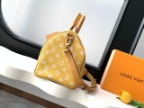 Louis Vuitton Fashion Versatile Logo Printed Leather Handbag Crossbody Bag Size: 32 x 22.5 x 18 CM