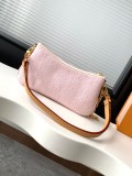 Louis Vuitton Fashion Versatile Denim Chain Underarm Bag Shoulder Bag Size: 24 x 13 x 6.5 CM