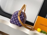 Louis Vuitton Fashion Logo Printed Handbag Crossbody Bag Size: 25 x 15 x 15 CM