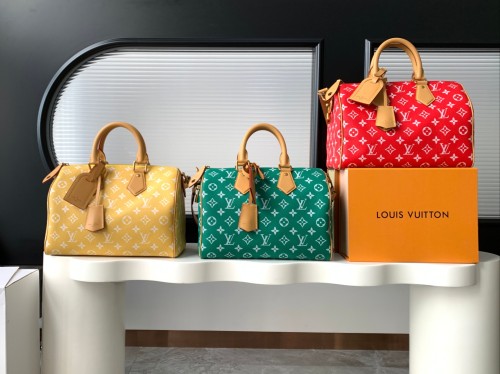 Louis Vuitton Fashion Versatile Logo Printed Leather Handbag Crossbody Bag Size: 32 x 22.5 x 18 CM
