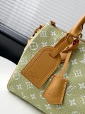 Louis Vuitton Fashion Logo Printed Handbag Crossbody Bag Size: 25 x 15 x 15 CM
