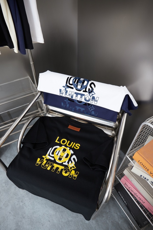 Louis Vuitton 26SS Fashion Silicone Letter Short Sleeve Couple Casual Loose T-shirt