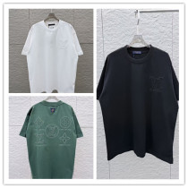Louis Vuitton 26ss Classic Embroidered Logo T-shirt Couple Versatile Loose Short Sleeve Louis Vuitton 26ss Classic Embroidered Logo T-shirt Couple Versatile Loose Short Sleeve