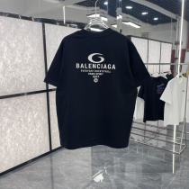 Balenciaga 26SS Classic Offset Logo Short Sleeve Unisex Casual Loose T-shirt Balenciaga 26SS Classic Offset Logo Short Sleeve Unisex Casual Loose T-shirt