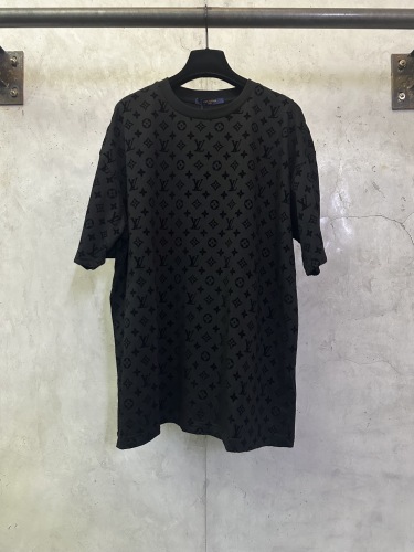 Louis Vuitton Classic Full Plush Logo Printed Short Sleeve Unisex Casual Loose Shorts Set