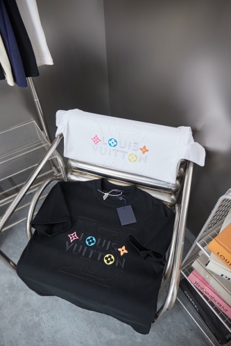 Louis Vuitton 26SS Classic Embroidered Logo Short Sleeve Unisex Versatile Loose T-shirt
