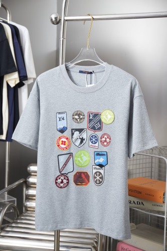 Louis Vuitton 26SS Classic Patchwork Embroidered Badge Short Sleeve Unisex Versatile Loose T-shirt