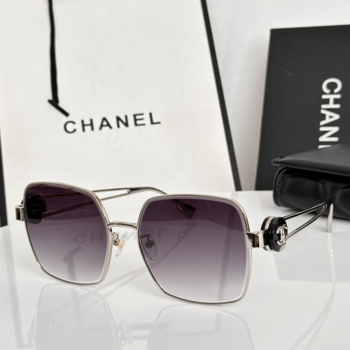 Chanel Fashion Versatile Glasses Model: CH5515 Size: 61-17-135