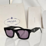 Prada Fashion Versatile Glasses Model: PRC06S Size: 52-22-140