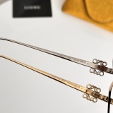 Loewe Fashion Personalized Versatile Glasses Model: LW40111U Size: 134-0-140