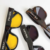 Prada Fashion Versatile Glasses Model: PR C04S Size: 52-22-145