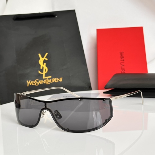 Yves Saint Laurent Fashion Personality Versatile Glasses Model: SL 807 Size: 135-0-120