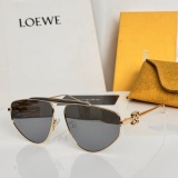 Loewe Fashion Personalized Versatile Glasses Model: LW40116U Size: 61-13-140