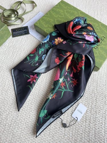 Gucci Fashion Versatile Multi Color Floral Printed Silk Square Towel 90 x 90 CM