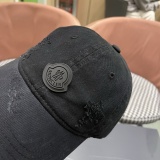 Moncler New Couple High Street Washed Baseball Hat Sunshade Duck Tongue Hat Damaged