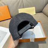 Louis Vuitton Unisex Retro Versatile Baseball Cap Duck Tongue Cap 56CM