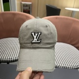 Louis Vuitton Retro Embroidered Logo Baseball Hat Unisex Versatile Sunshade Duck Tongue Cap