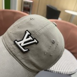 Louis Vuitton Retro Embroidered Logo Baseball Hat Unisex Versatile Sunshade Duck Tongue Cap