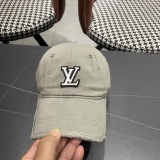 Louis Vuitton Retro Embroidered Logo Baseball Hat Unisex Versatile Sunshade Duck Tongue Cap