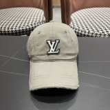 Louis Vuitton Retro Embroidered Logo Baseball Hat Unisex Versatile Sunshade Duck Tongue Cap